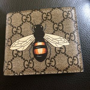Gucci Supreme Bee Wallet